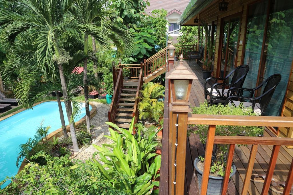 Liam'S Guesthouse Adults Only Chiang Mai Esterno foto
